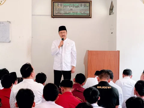 Mensos Gus Ipul Ajak Siswa Sekolah Rakyat Membangun Hubungan dengan Tuhan