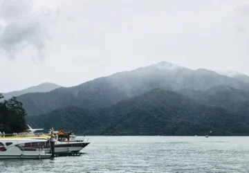 Menyusuri Keindahan Sun Moon Lake: Pengalaman Wisata yang Tak Terlupakan