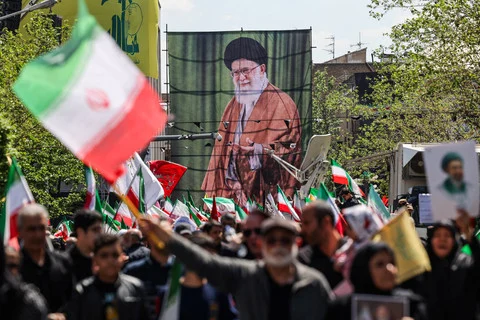 Pemakaman Ali Khamenei: Tunda hingga Akhir Juni atau Awal Juli