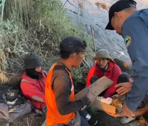 Pendaki Ilegal Cedera di Gunung Semeru: Ditemukan di 2.500 Mdpl
