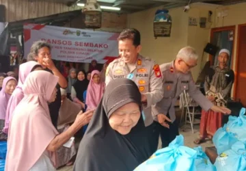 Polsek Cisauk Berikan Bantuan Sosial untuk Masyarakat Rawan Tawuran di Tangsel