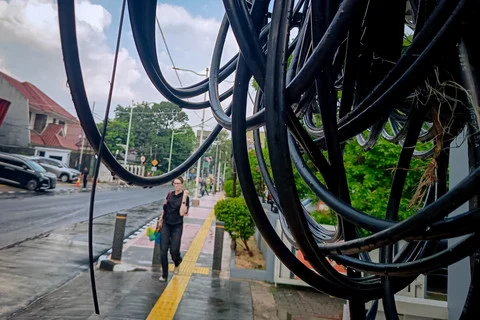 Pramono Pastikan Proyek Penataan Jaringan Kabel Bawah Tanah Segera Dilanjutkan