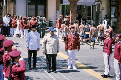 Presiden Prabowo Mengunjungi SRMP 17 Tabanan, Berpesan pada Siswa
