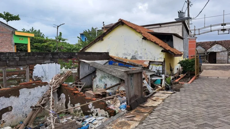 Renovasi Rumah di Bulan Suro: Mitos, Fakta, dan Alasan Kenapa Dilarang