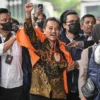 Roy Suryo dan Dr. Tifa Ditangkap dan Dibawa ke Kejaksaan Jakarta Selatan