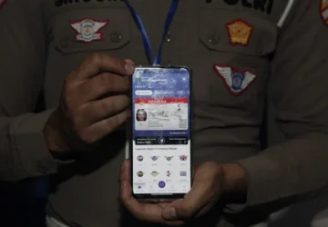 SIM Digital Berlaku: Masyarakat Lepas dari Masalah Kehilangan Kartu Fisik