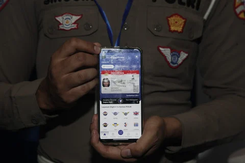 SIM Digital Berlaku: Masyarakat Lepas dari Masalah Kehilangan Kartu Fisik