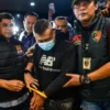 Taufik Hidayat Tenggelam dalam Apartheid Kos di Bandung
