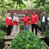 Telkomsel Membangun Tutupan Hijau di Pesisir Jakarta dengan Penanaman Mangrove