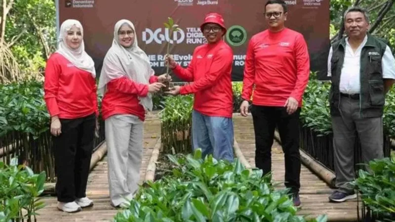 Telkomsel Membangun Tutupan Hijau di Pesisir Jakarta dengan Penanaman Mangrove