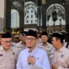 Wamenhaj Salurkan Bantuan bagi Jemaah Haji Aceh yang Terlilit Utang Imbas Banjir