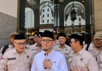 Wamenhaj Salurkan Bantuan bagi Jemaah Haji Aceh yang Terlilit Utang Imbas Banjir