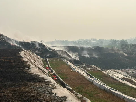 Kebakaran TPA Jatiwaringin: KLH Alertkan Udara Sekitar Sangat Tidak Sehat