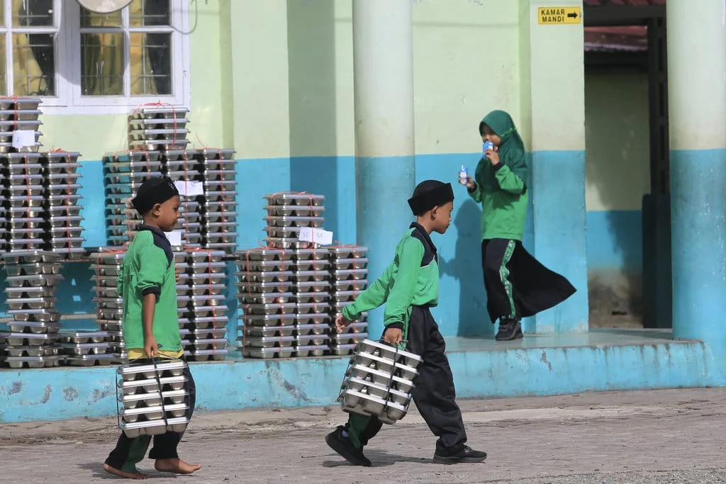 Mendikdasmen Skema Kantin Sekolah untuk MBG Masih Dikaji: Prihatin bagi Siswa Miskin
