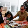 Pemerintah Indonesia Tinjau Peran Kantin Sekolah dalam Program Makanan Gratis