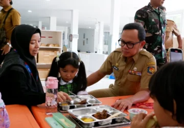 Pemerintah Indonesia Tinjau Peran Kantin Sekolah dalam Program Makanan Gratis
